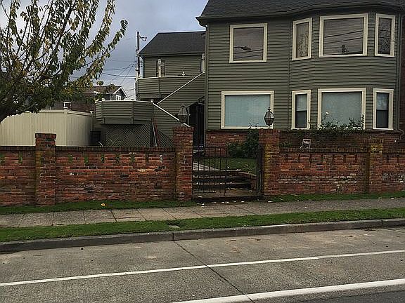 3rd image of 6305 SW Marguerite Ct