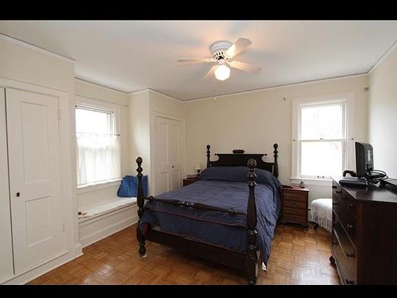 2nd image of 2618 E Capitol Dr Floor 1