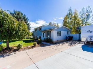 1450 David Dr, Syracuse, UT 84075