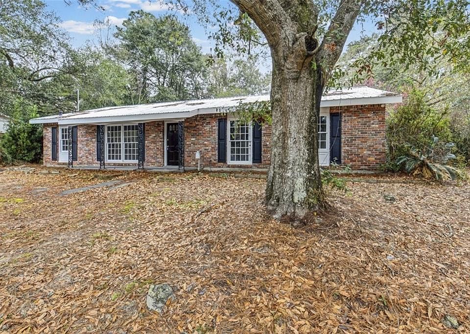 1st image of 5964 Montfort Rd S