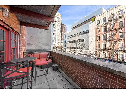 Rented by Douglas Elliman | media 18