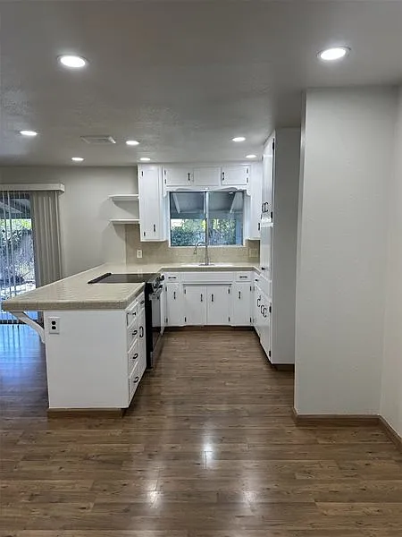 4 bed, 2.0 bath, 1552 sqft, $2,295 — Photo 3