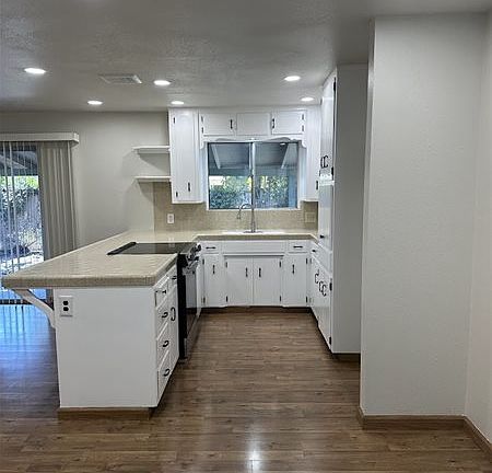 3rd image of 2500 Tallent Dr