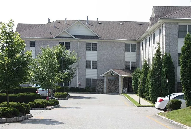 Vail Manor - 55+ — Photo 6