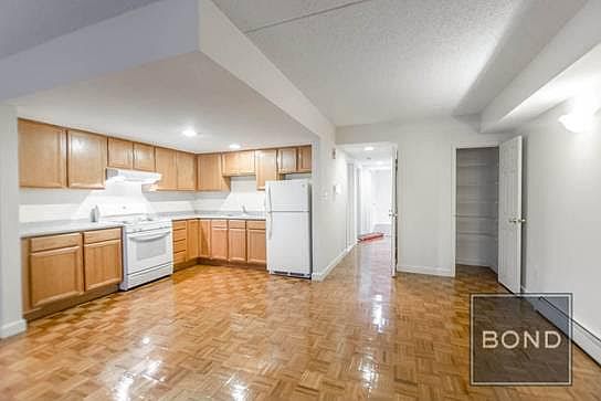 4th image of 68 E 119th St Fl 1