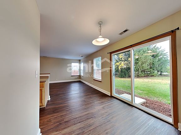 4th image of 240 Wedgewood Cir