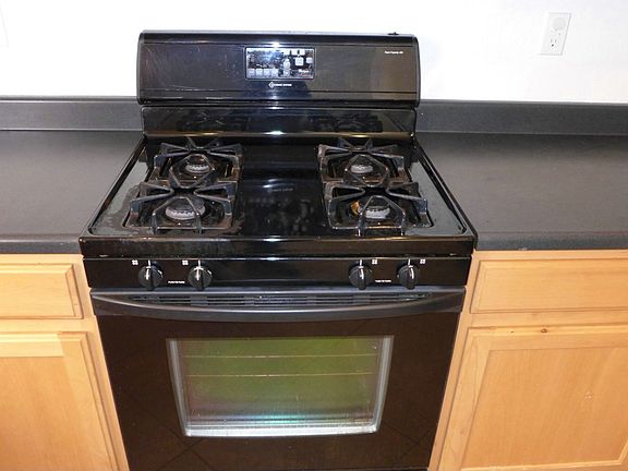 3rd image of 7763 Hampton Cove Ln