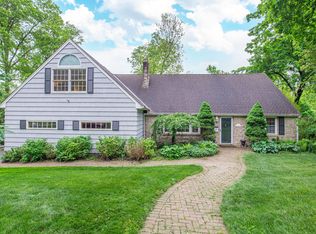12 Yorke Rd, Mountain Lakes, NJ 07046