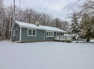 5135 Holiday Dr, Pocono Summit, PA