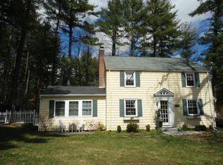 162 Farms Village Rd, Simsbury, CT 06070