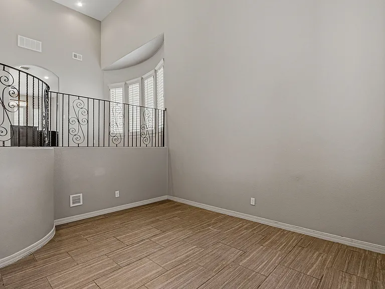 14293 Meadow Lake Ave — Photo 9