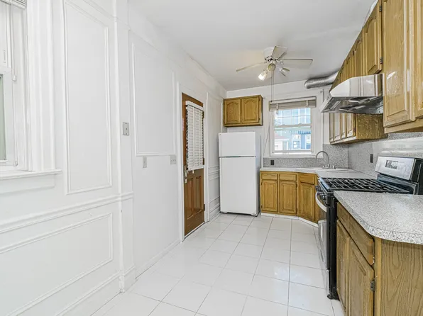 1042 70th Street image 13 of 34