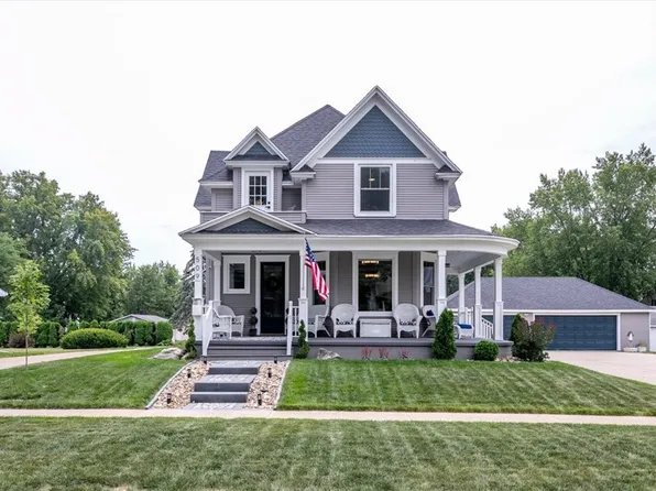509 Liberty St, Pella, IA 50219