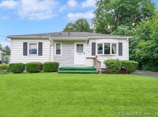 6 Hillside Ln, Wallingford, CT 06492