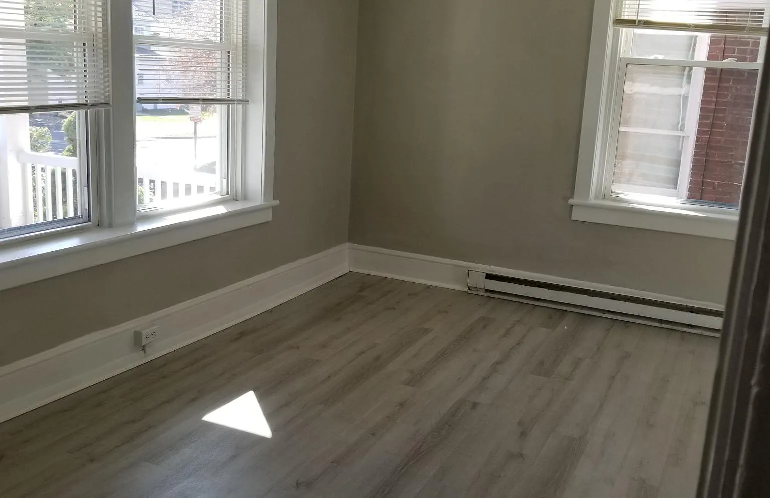 3 bed, 1350 sqft, $1,295 — Photo 1