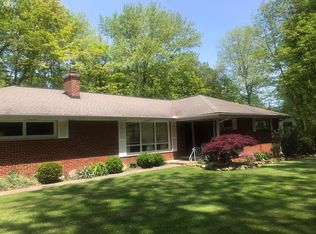 6839 Wilson Mills Rd, Gates Mills, OH 44040