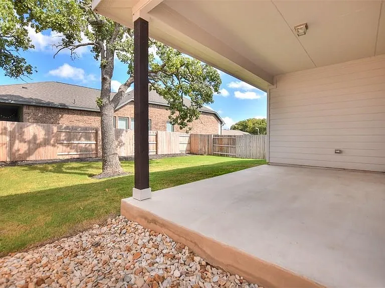 704 Bonnet Blvd — Photo 29