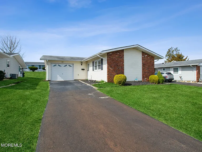 48 Watkins Rd — Photo 2