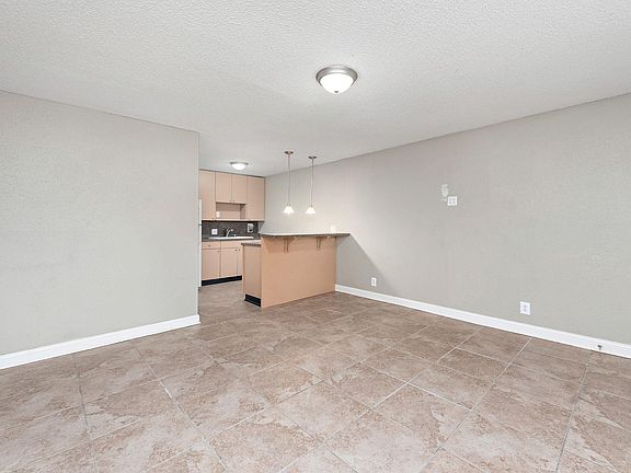 5th image of 312 2nd St #15