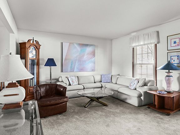 4th image of 1902 Gigi Ln