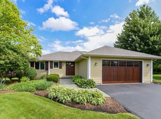 5N385 Hanson Ridge Dr, St Charles, IL 60175