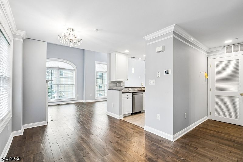 1st image of 811 Donato Cir