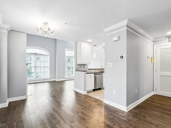 811 Donato Cir, Scotch Plains Twp., NJ 07076