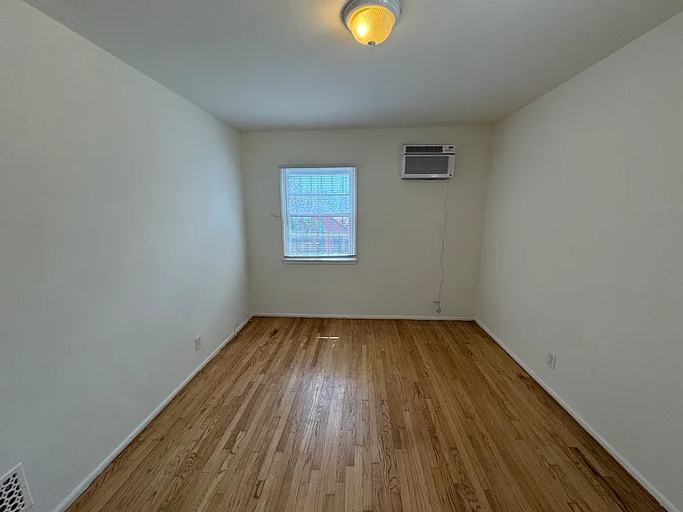 902 Alandele Ave #902 — Photo 10