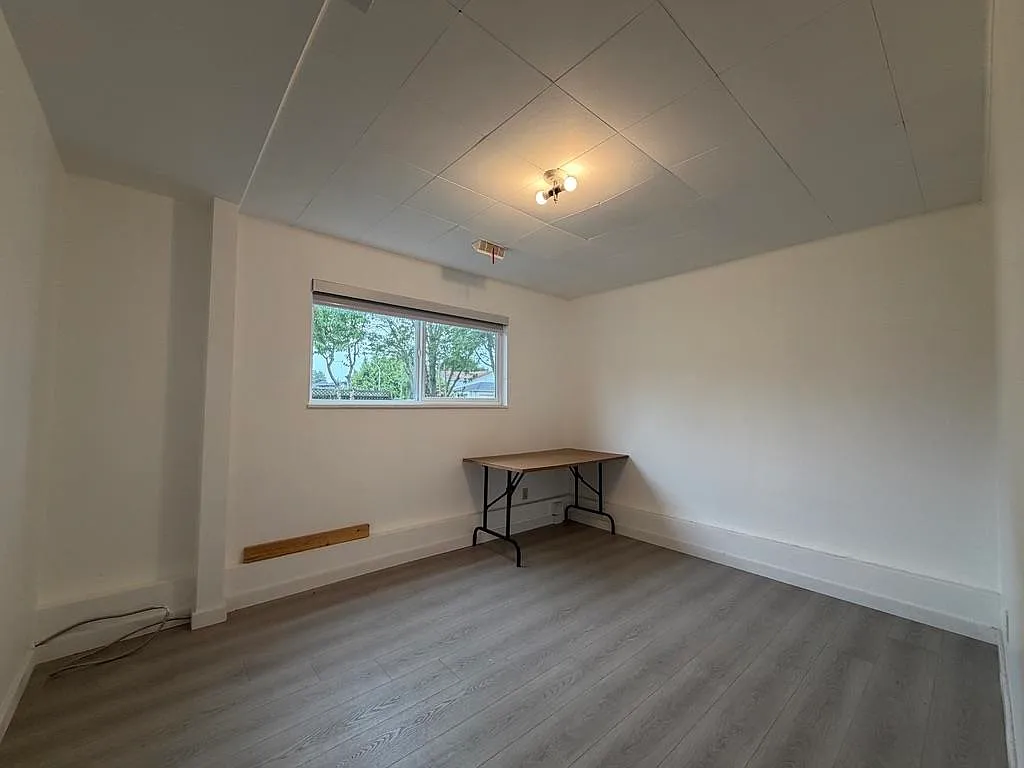 3 bed, 1350 sqft, $800 — Photo 4