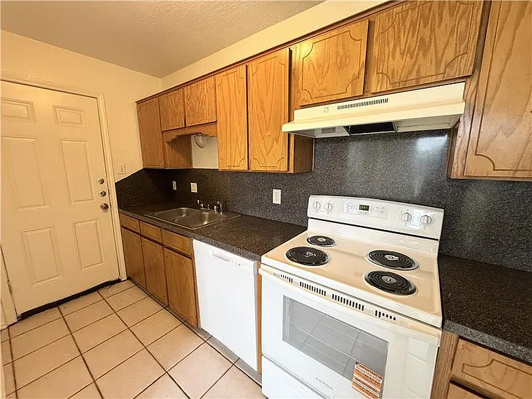 1210 Industrial Blvd #A — Photo 9