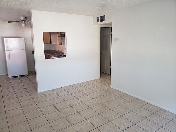 4th image of 401 N D St #33