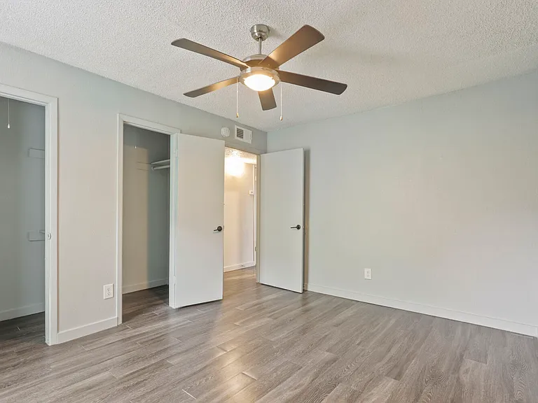 Verde Apartments — Photo 30
