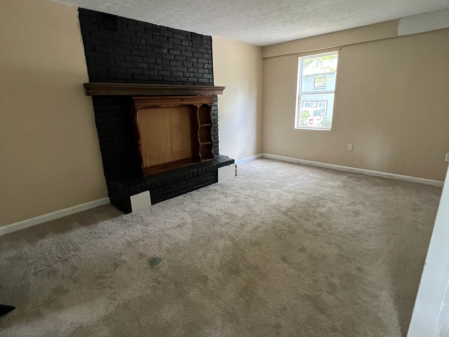 4 3721 Lasalle St APT B — Photo 3