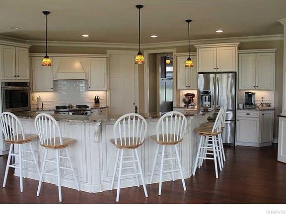 2nd image of 6 Evergreen Trl