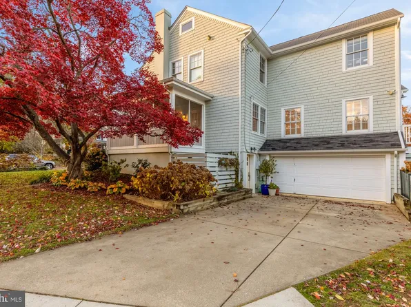 6815 Delaware St, Chevy Chase, MD 20815