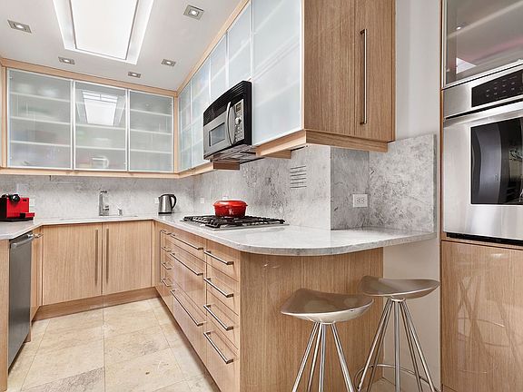 4th image of 303 E 57th St APT 40F