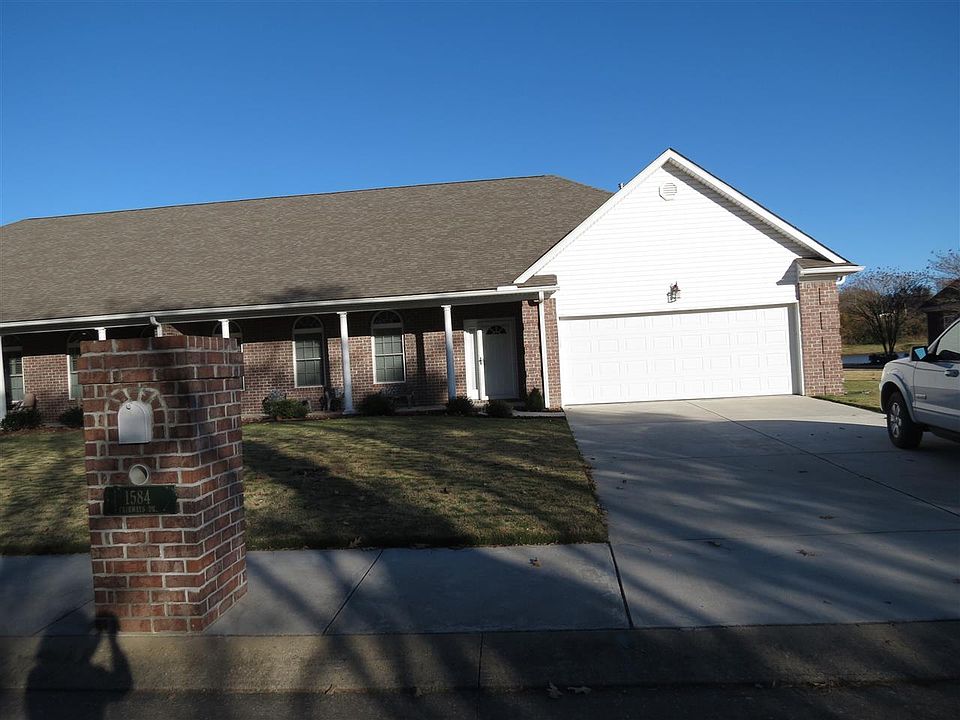 1st image of 1584 Fairway Dr