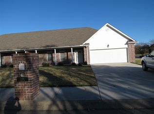 1584 Fairway Dr, Dyersburg, TN 38024