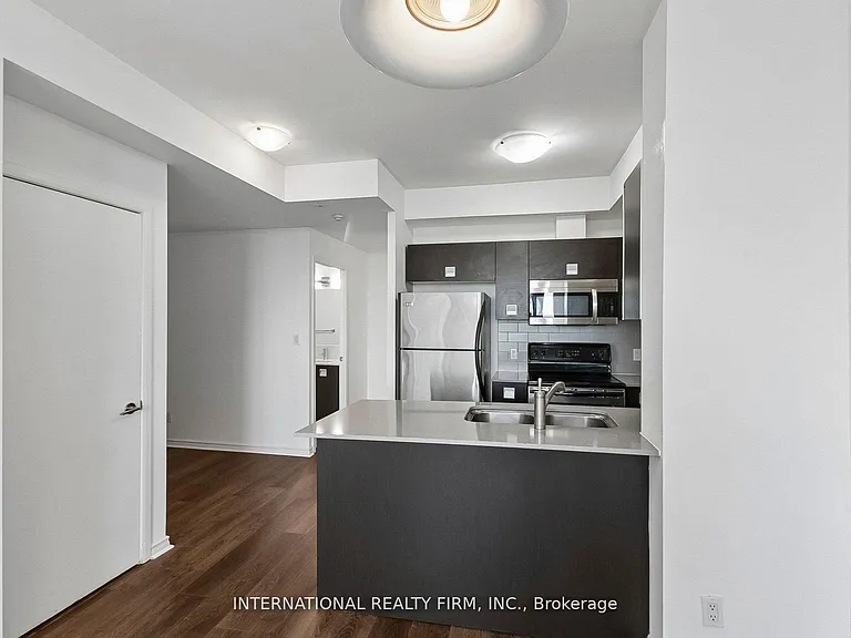3391 Bloor St W #1011 — Photo 16
