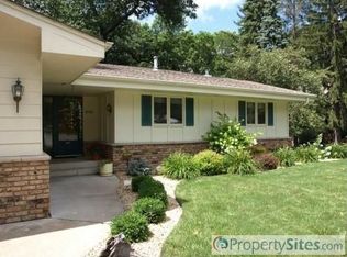 4240 Lake Dr, Robbinsdale, MN 55422