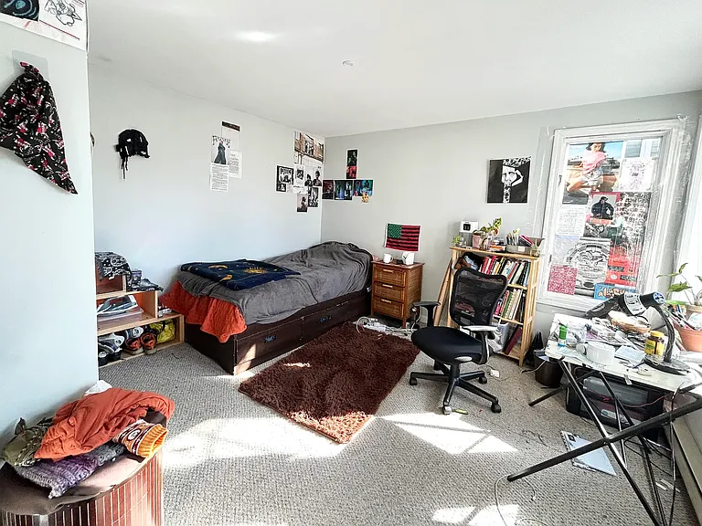 33 Lawn St — Photo 4