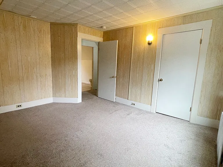 155 Center St — Photo 36