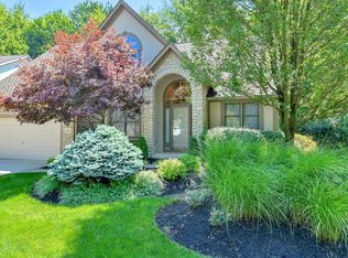 440 Maplebrooke Dr E, Westerville, OH 43082
