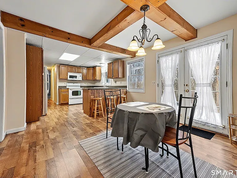 15 Indian Hill Ln #B — Photo 2
