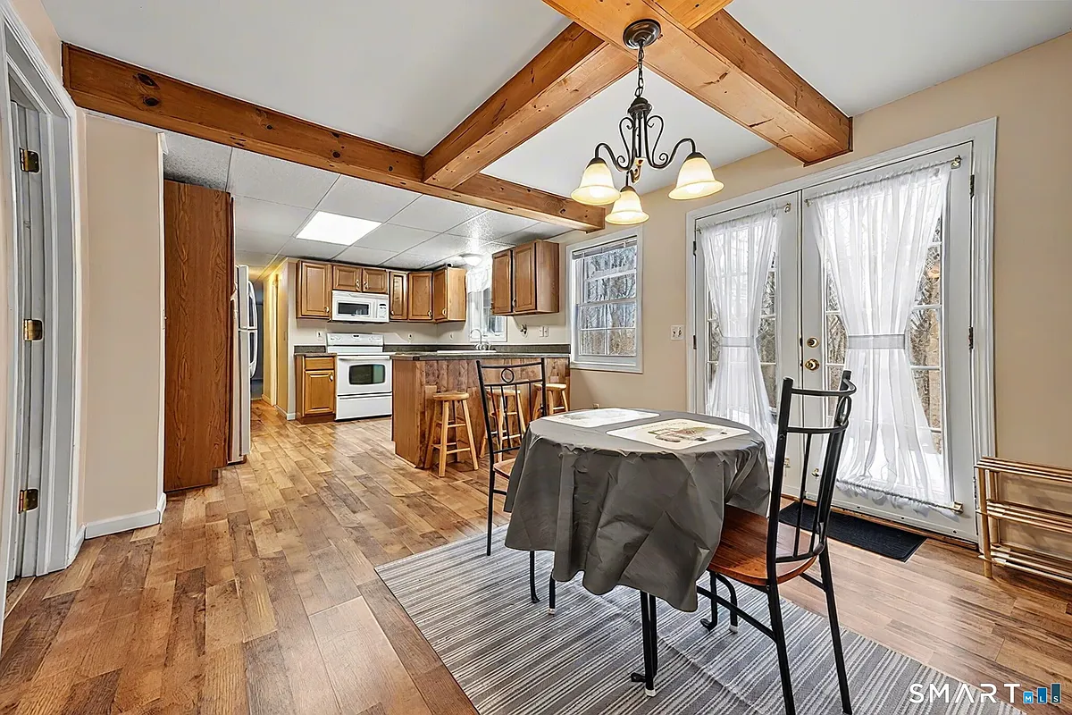 Building Photo - 15 Indian Hill Ln #B