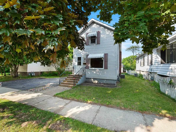 726 2nd St, Menominee, MI 49858