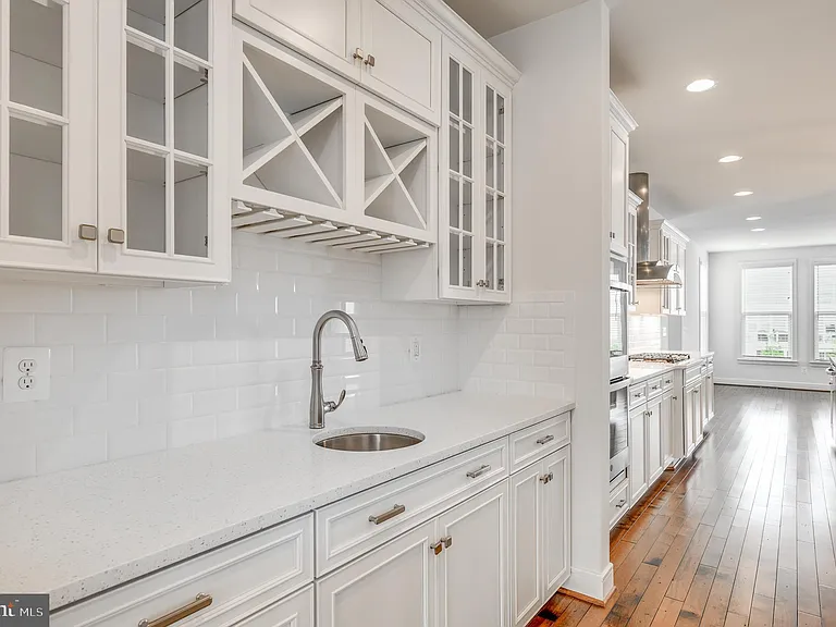 1118 Akan St SE — Photo 16