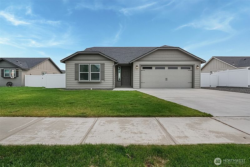 4th image of 4229 W Cove West Drive