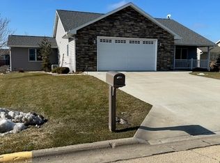 2105 Oak Grove Ave, Sterling, IL 61081