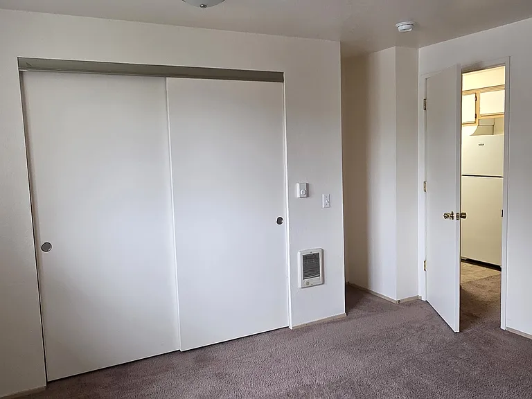 Brittany Crossing Apartments — Photo 21